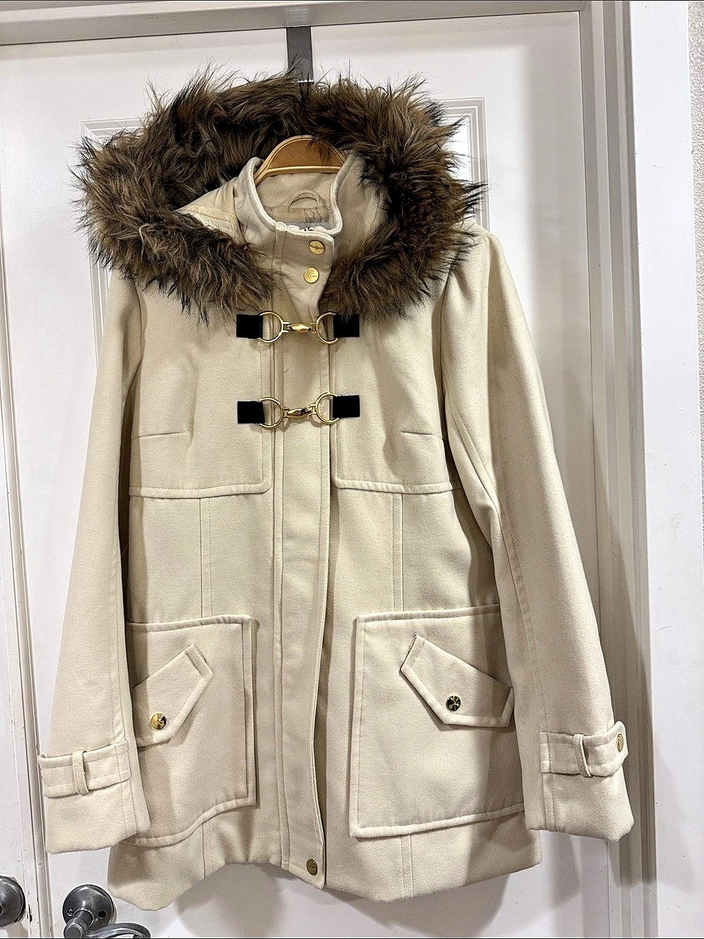 GUESS Anastasia Toggle Coat Faux Fur Hood Toggle Coat in Cream XL NWT